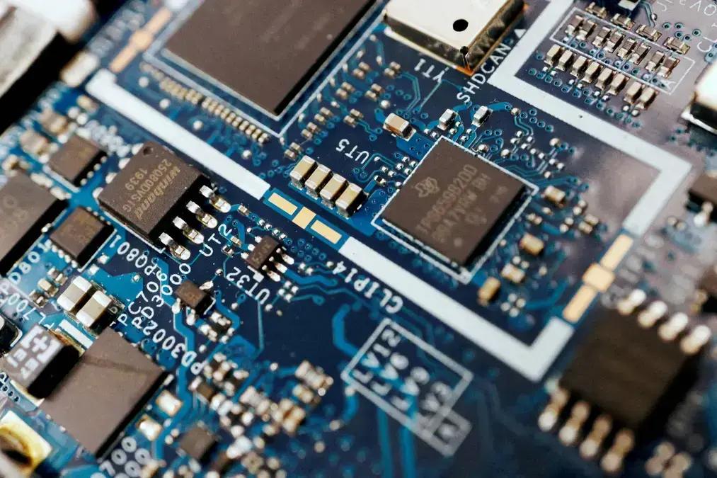Nvidia planeja lançar chip de IA mais acessível para a China após restrições dos EUA