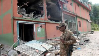 Índia e Paquistão intensificam conflito na Caxemira com risco de guerra nuclear