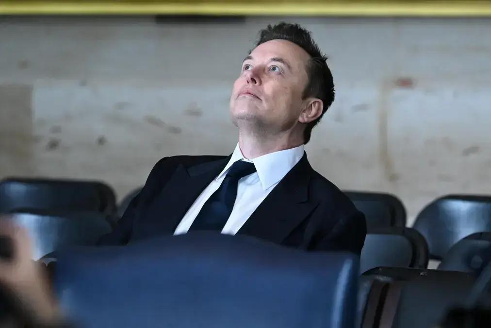 SpaceX: Elon Musk prevê 1ª missão a Marte para 2026