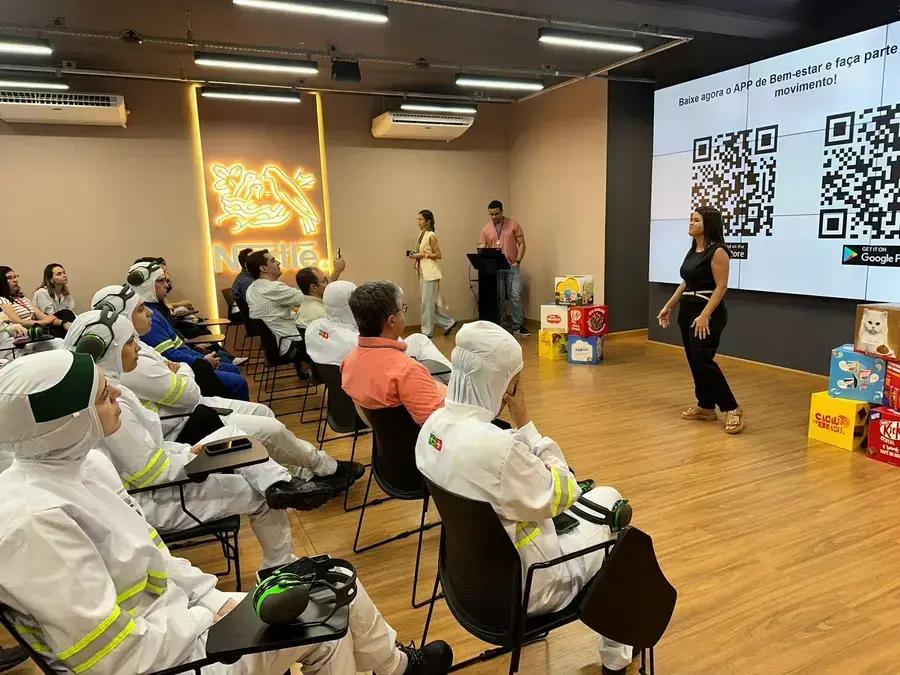 Empresas brasileiras investem em programas de saúde mental para funcionários