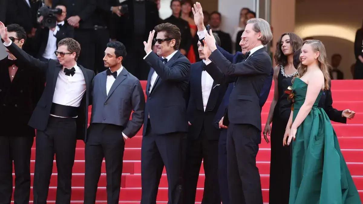 Wes Anderson e Benicio Del Toro estreiam 'The Phoenician Scheme' em Cannes com reação positiva