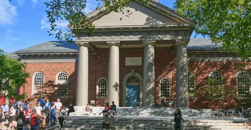 Como é estudar em Harvard durante tensões políticas com o governo dos EUA