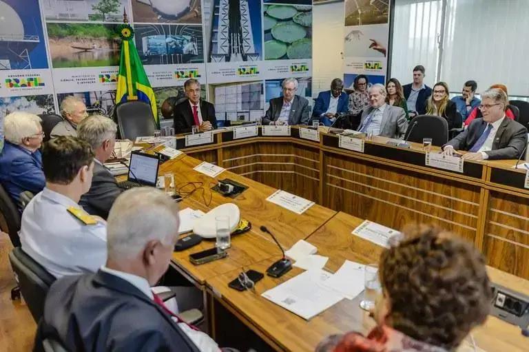 FNDCT anuncia nova linha de investimento em inteligência artificial no Brasil