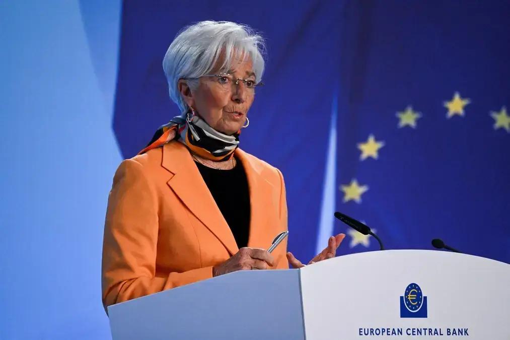 Fórum Econômico Mundial busca Christine Lagarde como nova líder após escândalo com fundador