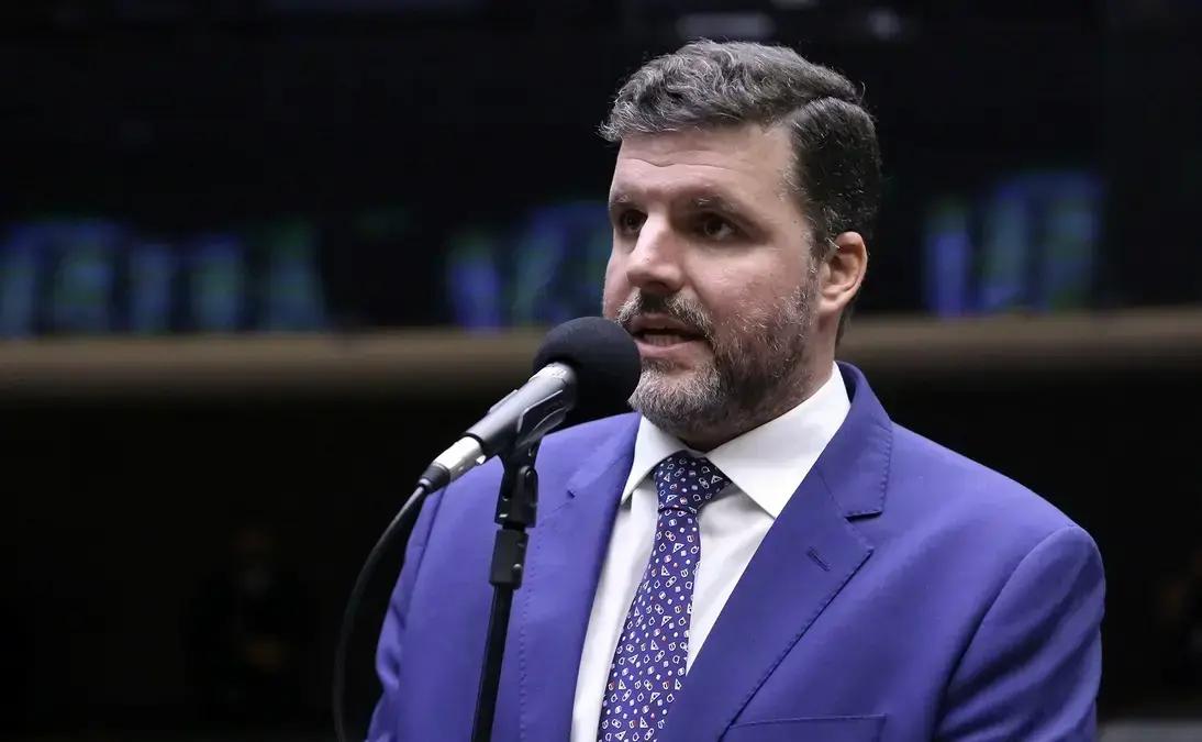Líder da bancada ruralista defende criação de fundo sanitário para combater gripe aviária