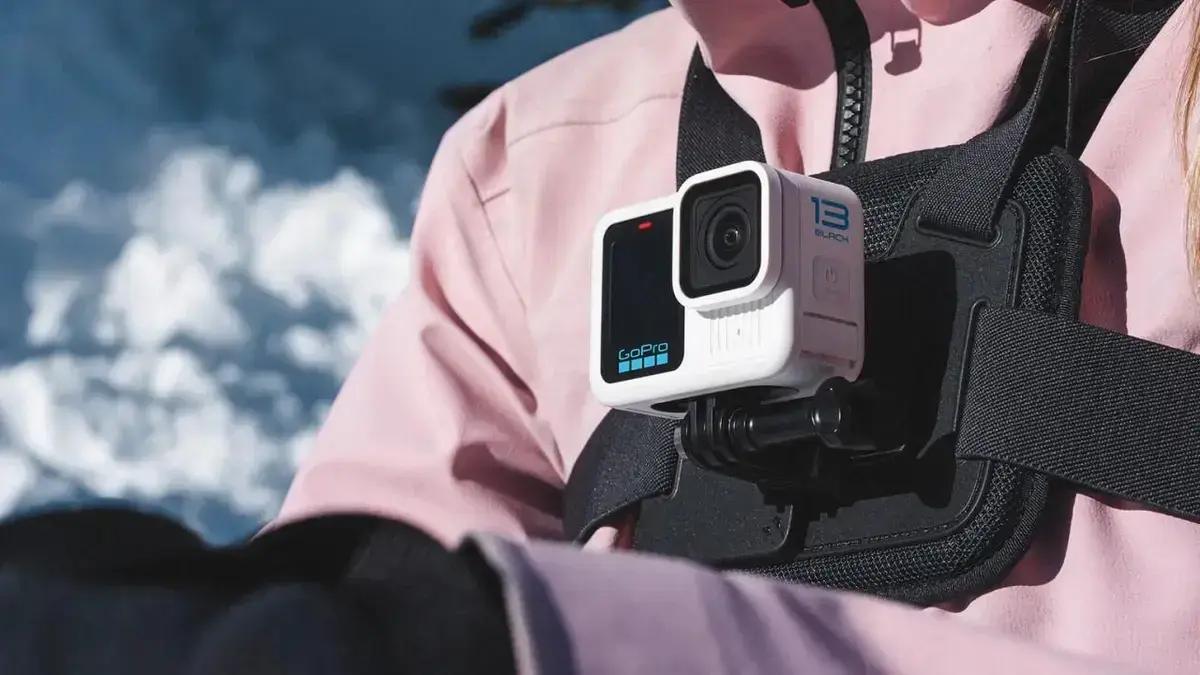 GoPro HERO13 Black em Polar White com desconto de 18% em promoção internacional