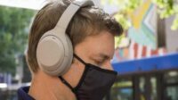 Fones de ouvido com IA traduzem múltiplas vozes simultaneamente