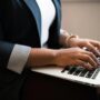 Pesquisa revela que 63% das empresas no Brasil não têm programas de apoio à maternidade
