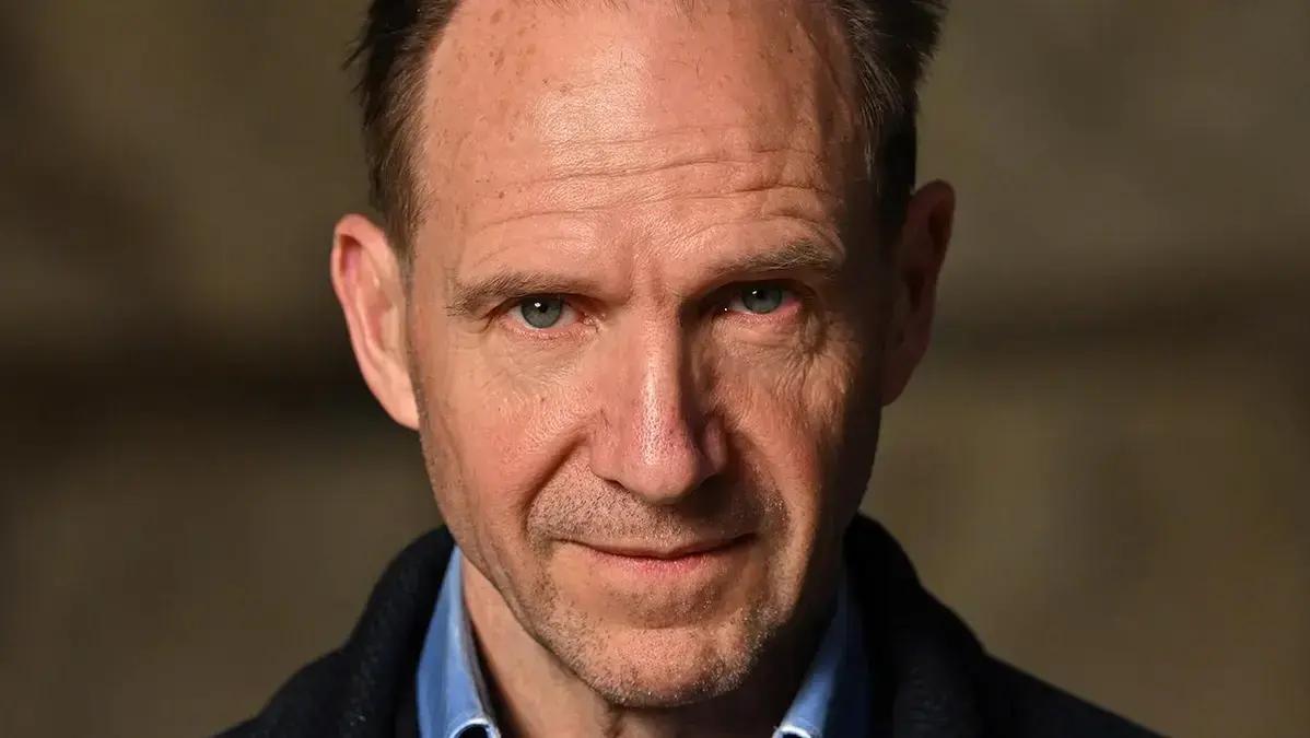 Ralph Fiennes será o Presidente Snow em novo filme de Jogos Vorazes