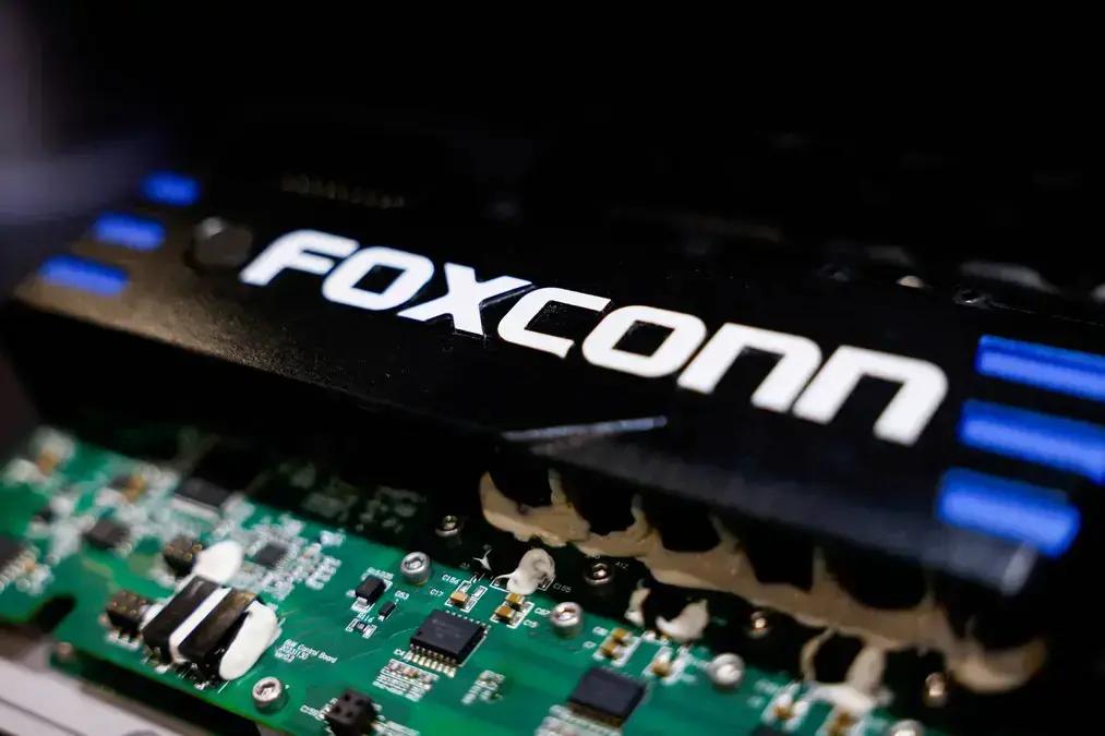 Promessa bilionária da Foxconn no Brasil não saiu do papel após 14 anos