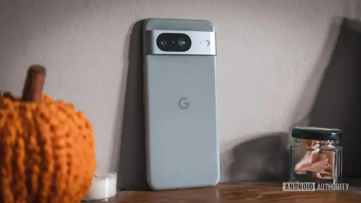 Pixel 8 tem problema no leitor de impressão digital que pode levar usuários a considerar o Pixel 9