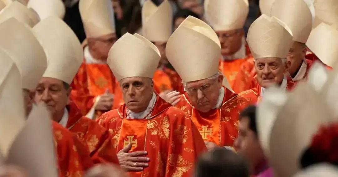 Linha do tempo dos papados: do primeiro conclave até os dias atuais