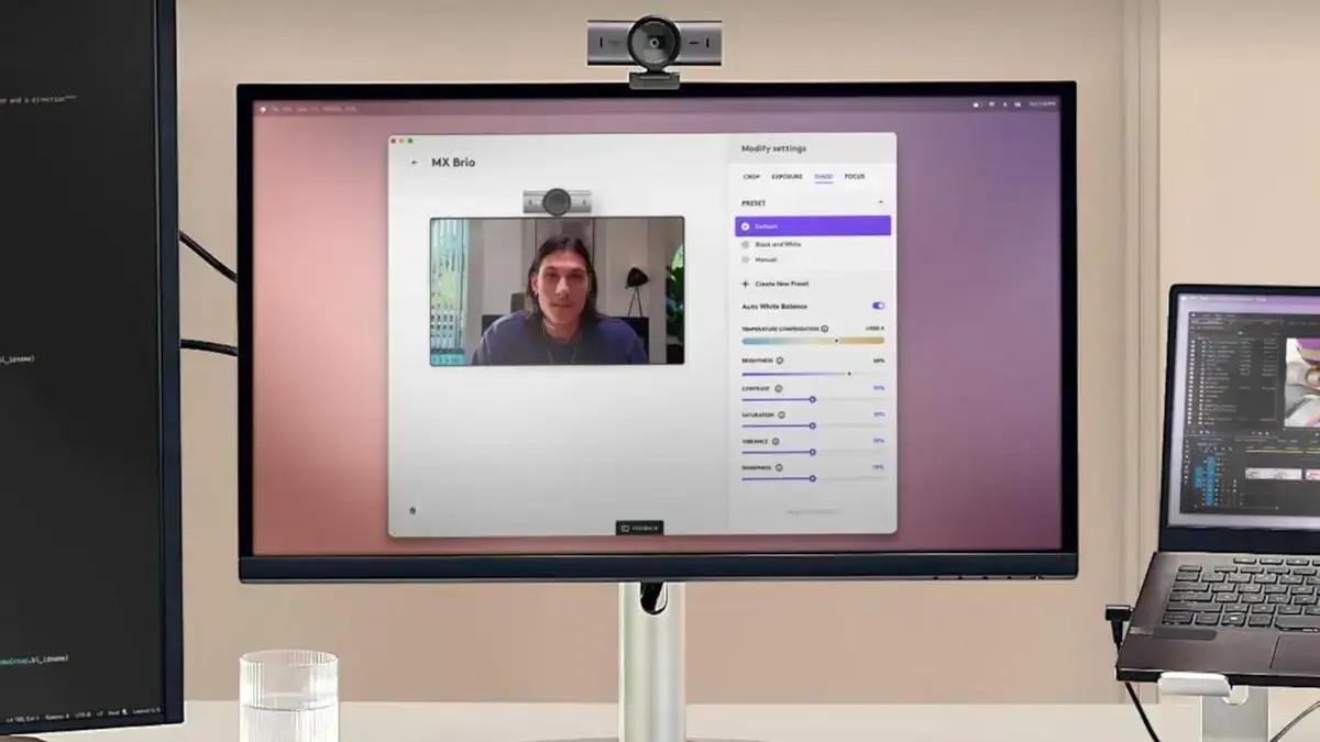 Logitech MX Brio com desconto: webcam profissional para videoconferências