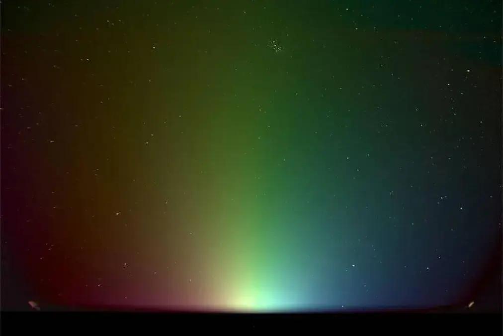 Missão da NASA captura fenômeno raro de 'arco-íris espacial' pela primeira vez