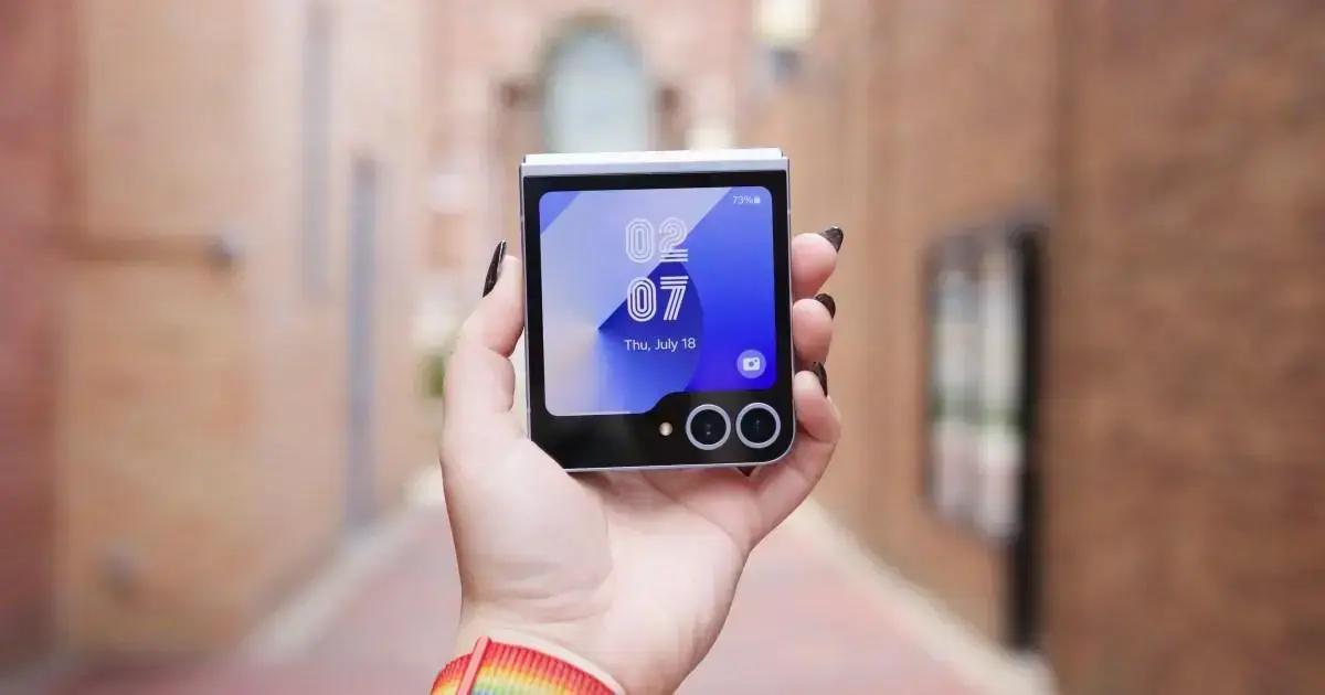 Samsung confirmando correção na Now Bar do Galaxy Z Flip