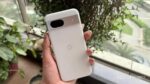 Pixel 8 sobrevive quatro dias submerso em banheira de hidromassagem