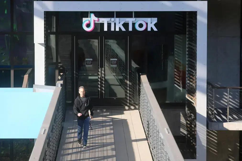 China repudia acusações sobre acesso a dados do TikTok após multa da UE