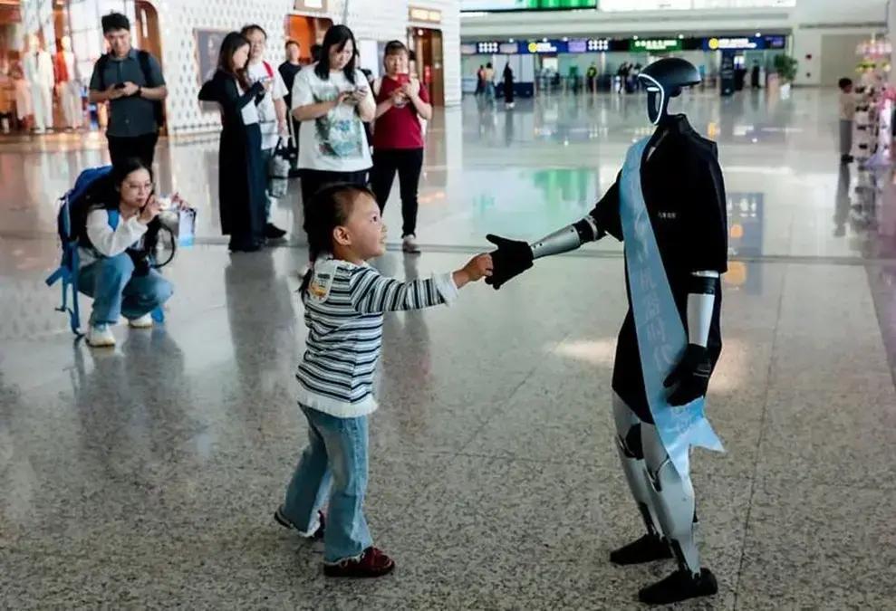 Quem liderará o desenvolvimento de robôs humanoides?