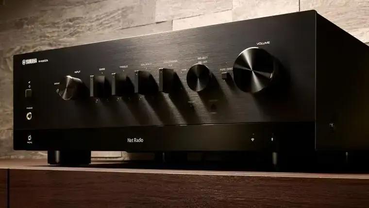 Yamaha R-N800A oferece som de alta qualidade, mas não está disponível no Brasil