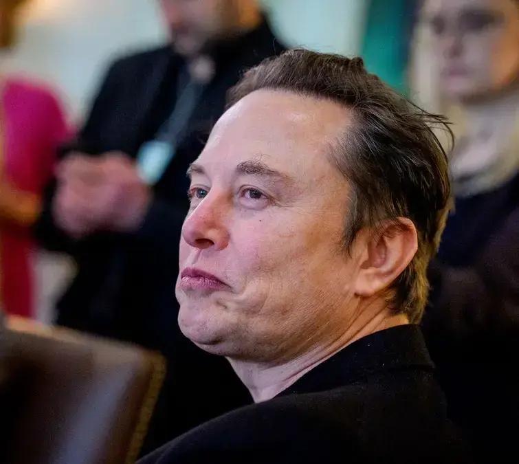 Tesla reafirma confiança em Elon Musk como CEO e desmente rumores de troca