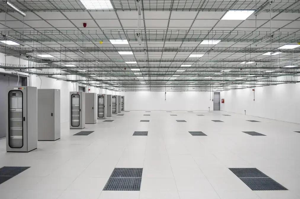 Superinteligência: Como a IA Pode Observar a Realidade