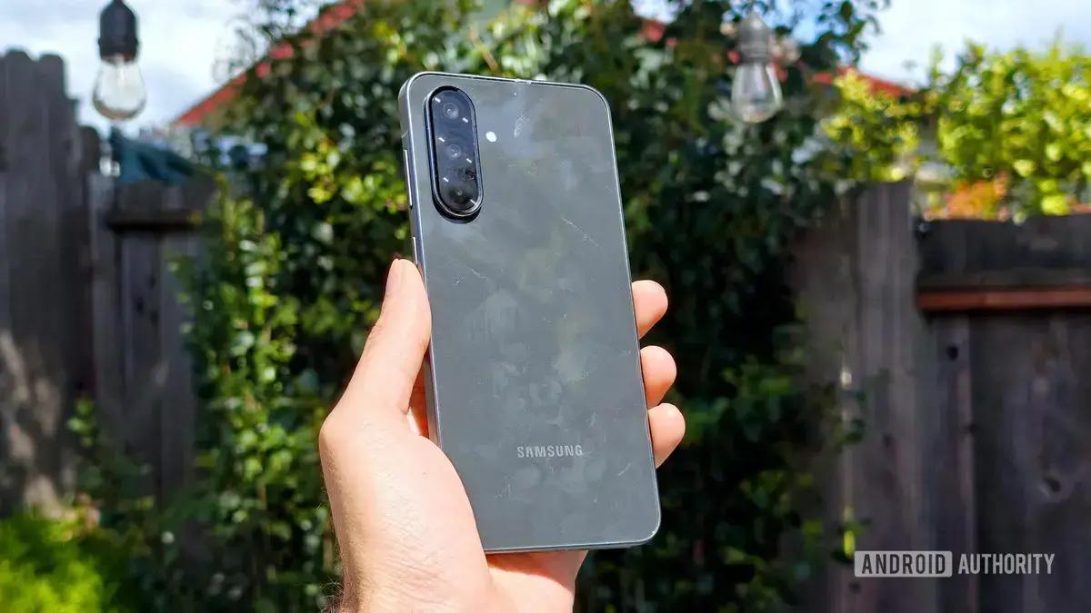 Samsung simplifica suporte ao cliente para donos de Galaxy com QR Code e NFC