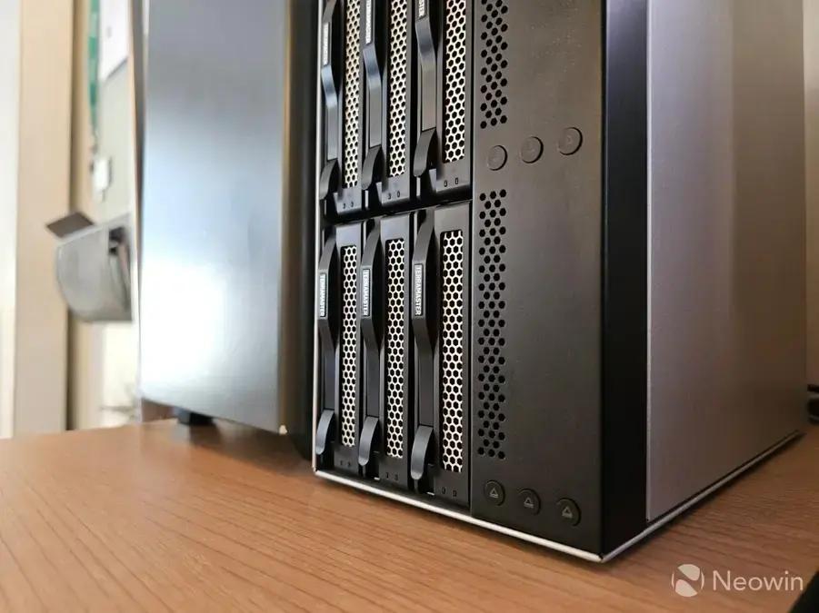 Análise do TerraMaster D9-320: armazenamento de até 198 TB com 9 baias e conexão SATA 10Gbps