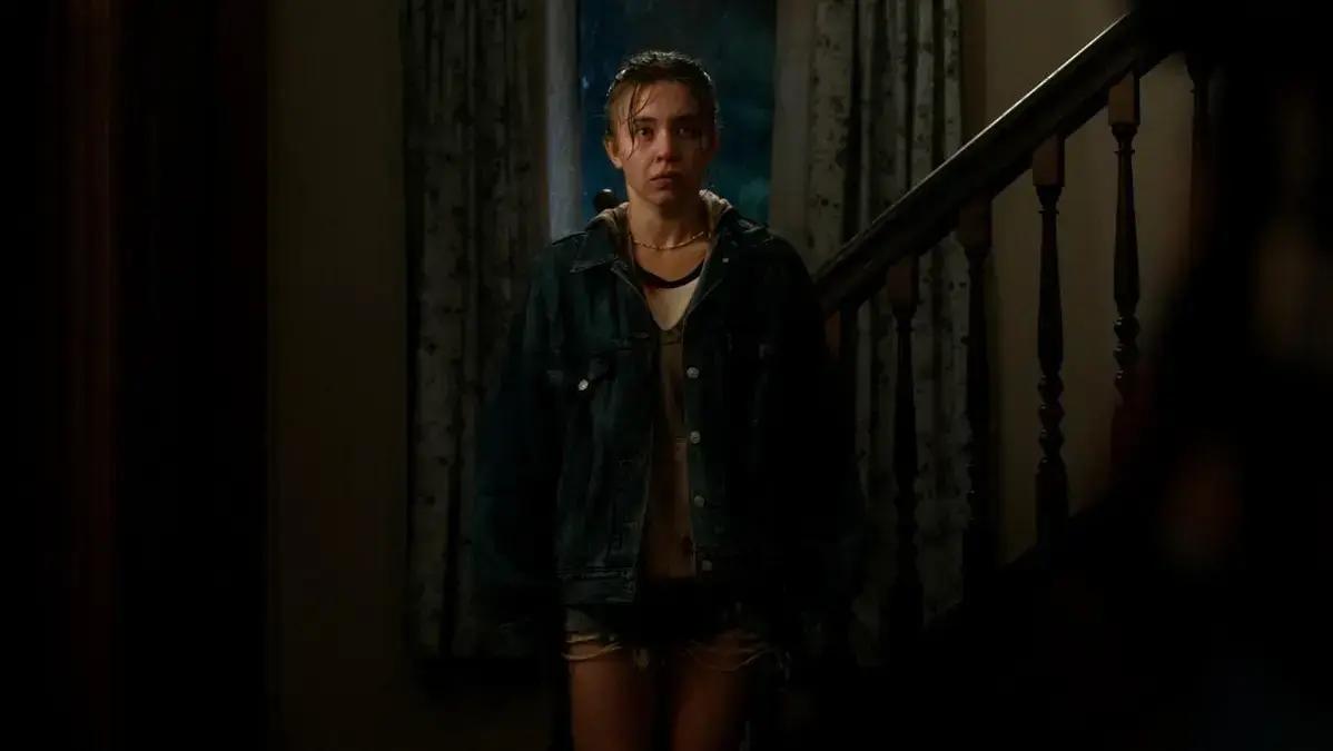 Sydney Sweeney e Julianne Moore tentam esconder um corpo em trailer de 'Echo Valley'