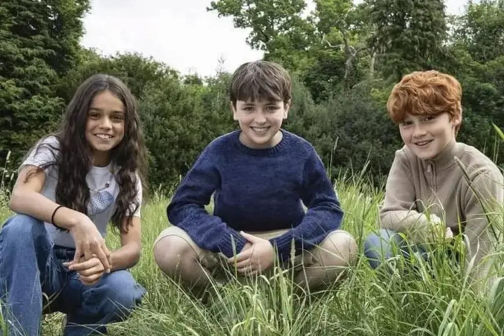 Série 'Harry Potter' revela atores do trio principal; confira a foto