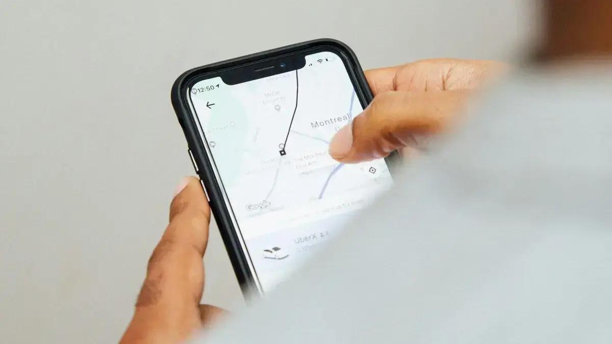 Uber planeja oferecer descontos em corridas com exibição de anúncios
