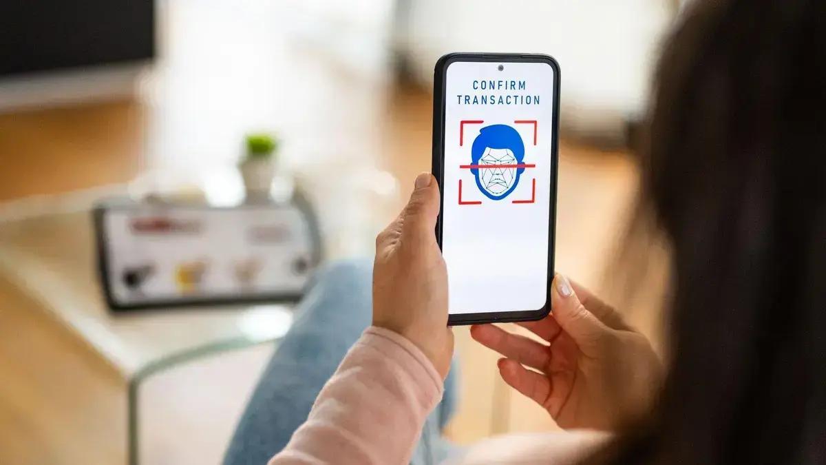 Biometria facial em estádios do Brasileirão gera alerta sobre riscos à privacidade