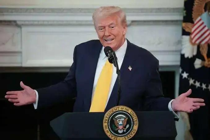 Empresa de Trump busca lançar ETF de Bitcoin vinculado à Truth Social, enquanto Don Jr. nega envolvimento com carteira $TRUMP