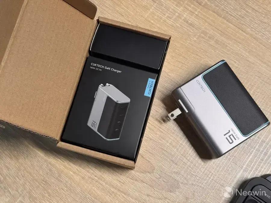 Carregador GaN com quatro portas é lançado com desconto de 50%