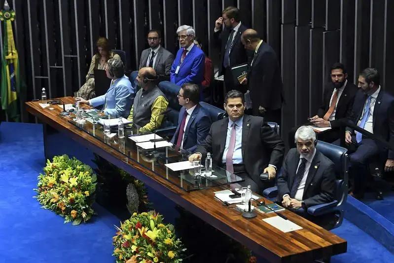 Parlamentares do BRICS apoiam resolução da ONU para regulamentar inteligência artificial