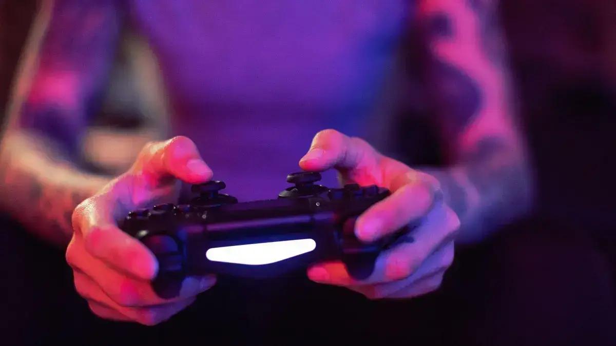 Como os jogos eletrônicos afetam o cérebro: benefícios e riscos