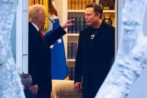 Adam Jonas, do Morgan Stanley, continua a idealizar Elon Musk, ignorando controvérsias