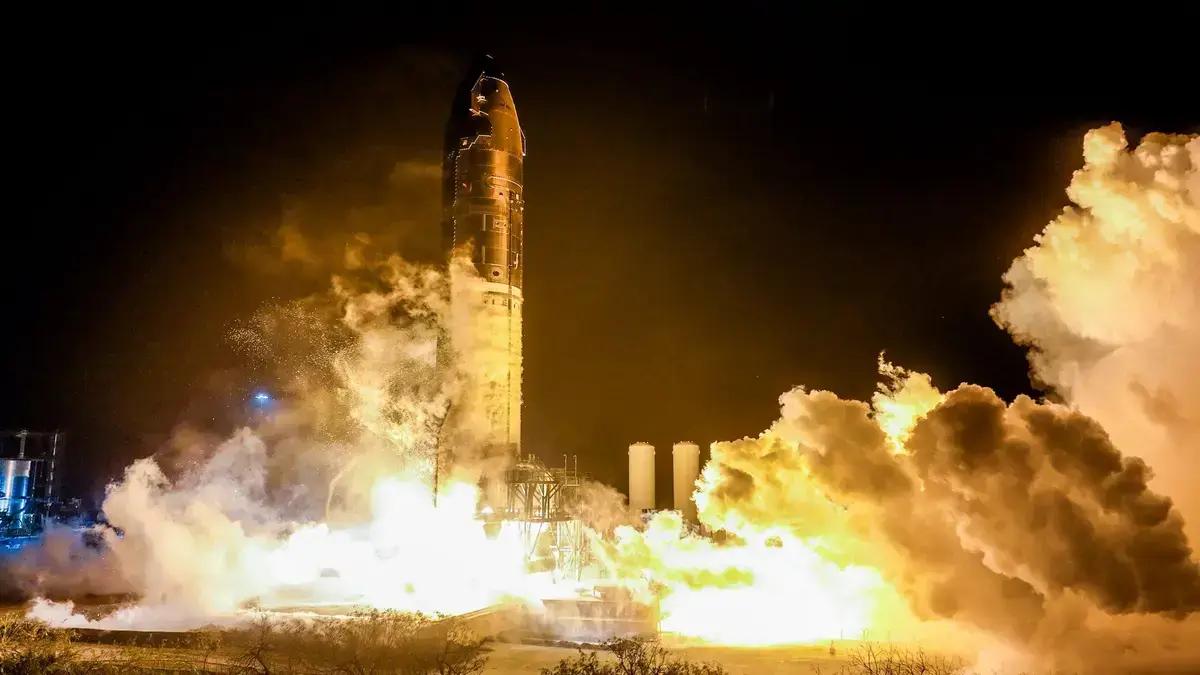 Elon Musk explica possível causa da explosão do foguete Starship da SpaceX