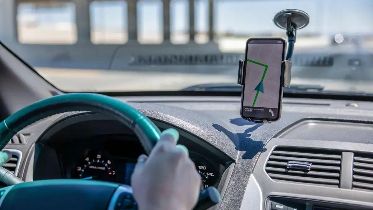 Uber e Loggi anunciam serviço de entregas nacionais no Brasil