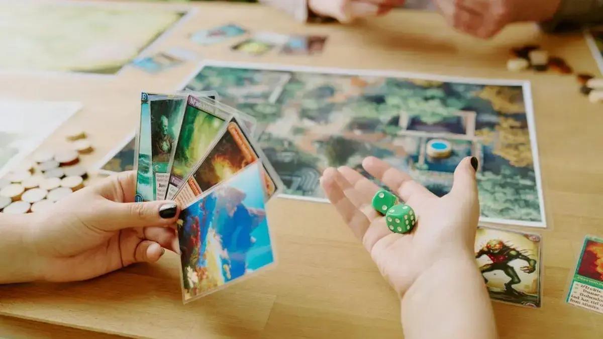 Jogos de tabuleiro e cartas em promoção na Amazon a partir de R$8,99