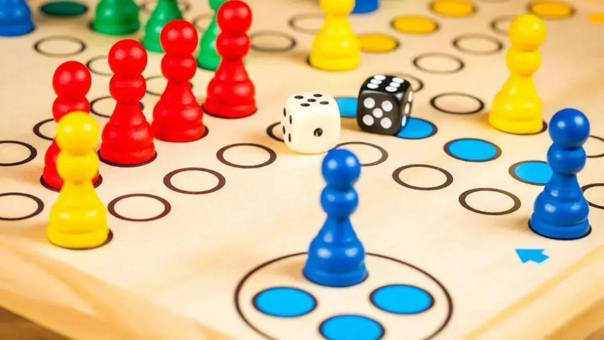 Jogos de cartas e tabuleiro em promoção na Amazon para renovar sua diversão