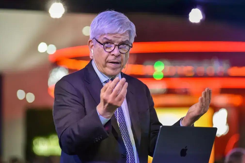 Paul Romer critica a confiabilidade da inteligência artificial