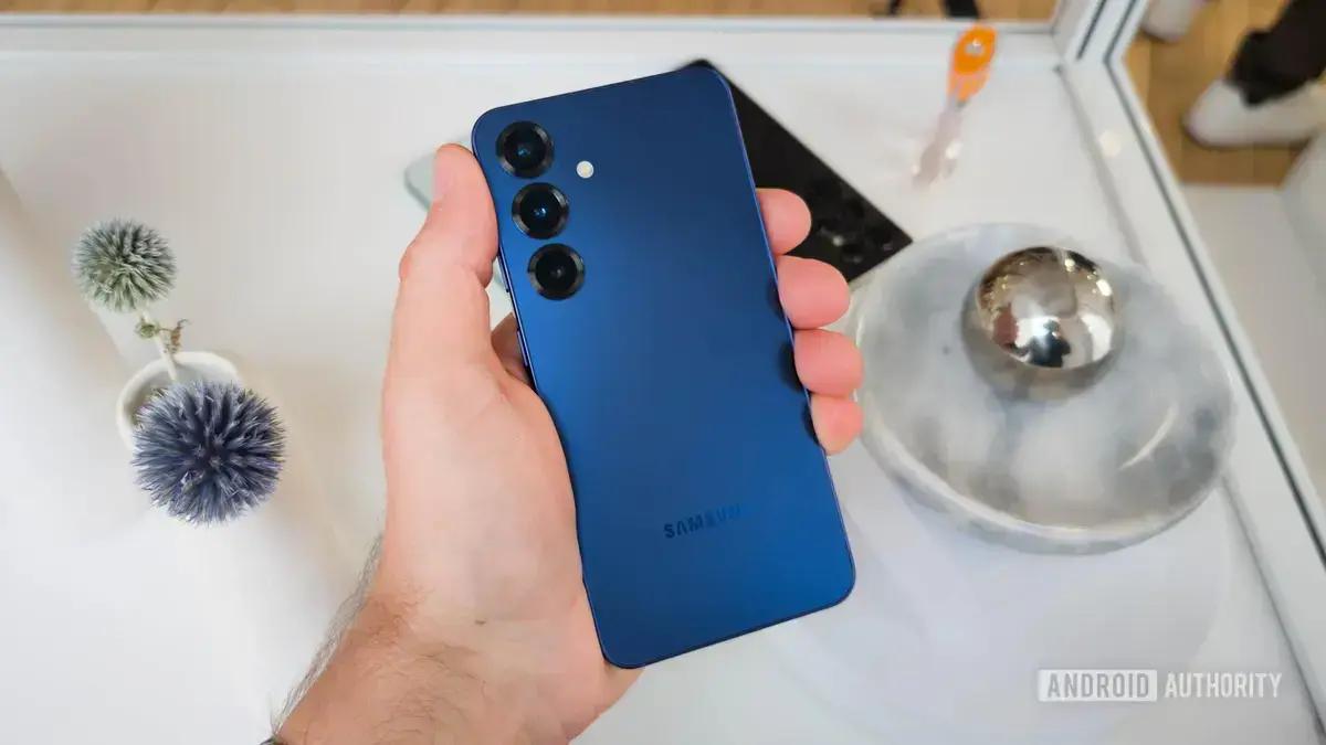 Samsung Galaxy S25 e Google Pixel 9 com preços mais baixos em promoção internacional