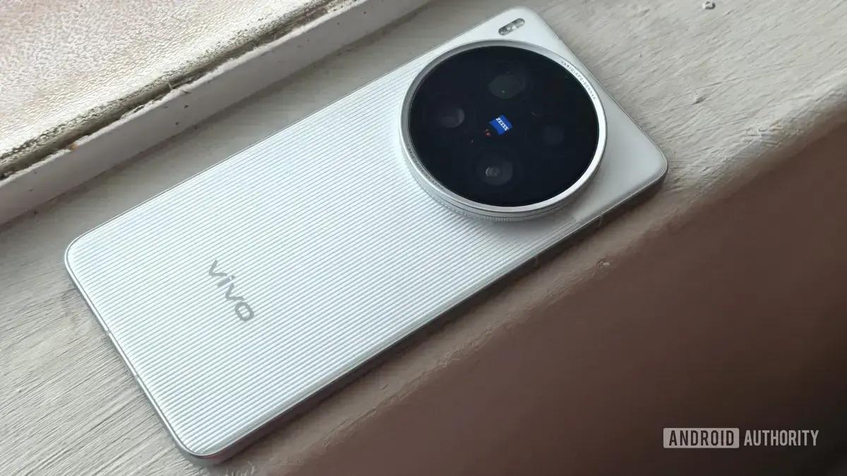 Vivo X200 Ultra impressiona com câmeras, mas não está disponível no Brasil
