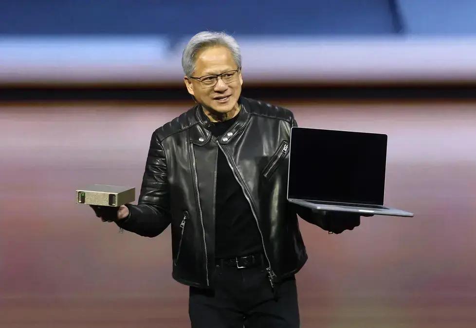 IA Gratuita Pode Transformar Seu Aprendizado, Diz CEO da Nvidia
