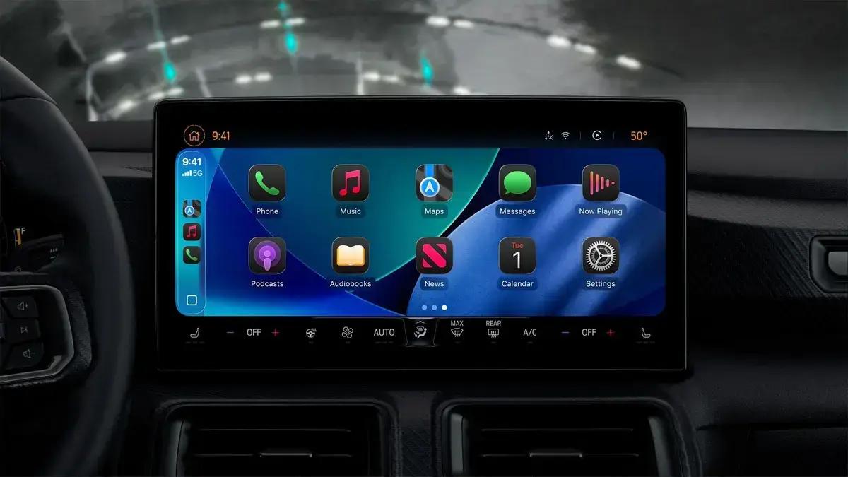 Apple permitirá assistir vídeos no CarPlay apenas com veículo parado