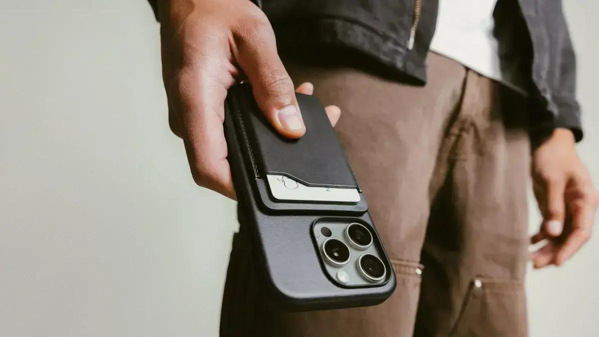 Carteira para iPhone com rastreamento Find My é lançada pela Nomad
