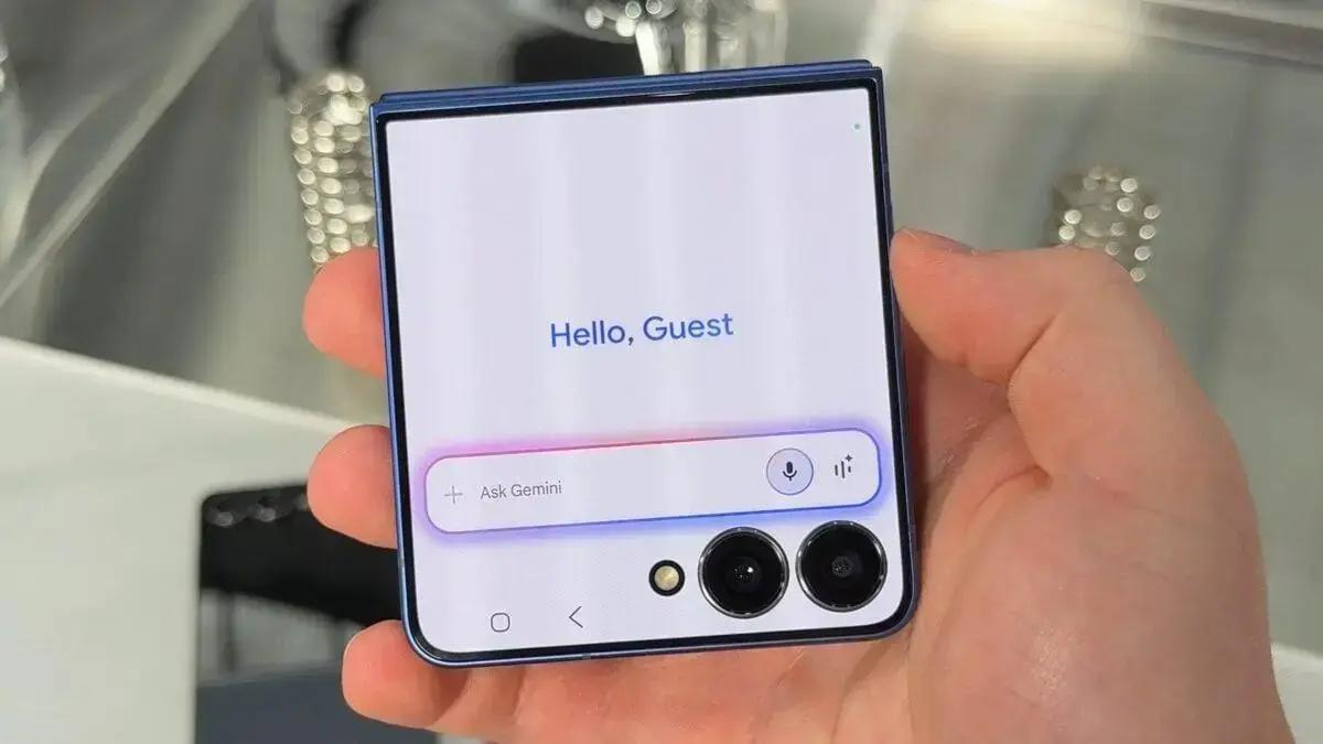 Galaxy Z Flip 7 traz recursos de IA acessíveis na tela externa