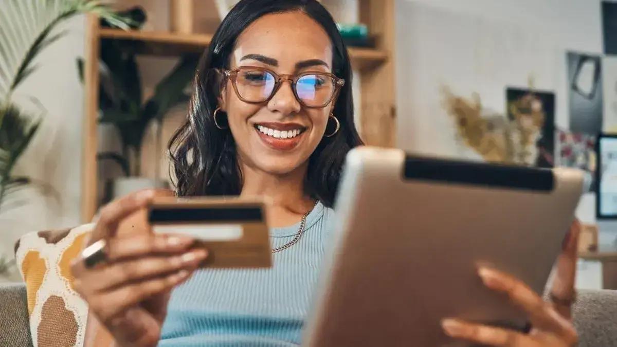 Aquecimento 8.8 da Shopee oferece descontos em eletrônicos e acessórios