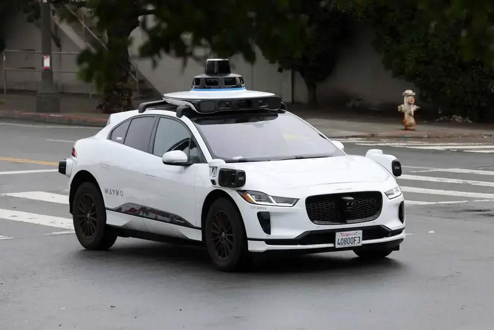 Waymo amplia área de robotaxi em Austin e supera Tesla na cidade