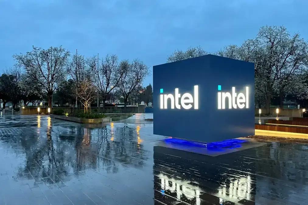 Intel planeja reestruturação com demissões de mais de 30% do quadro